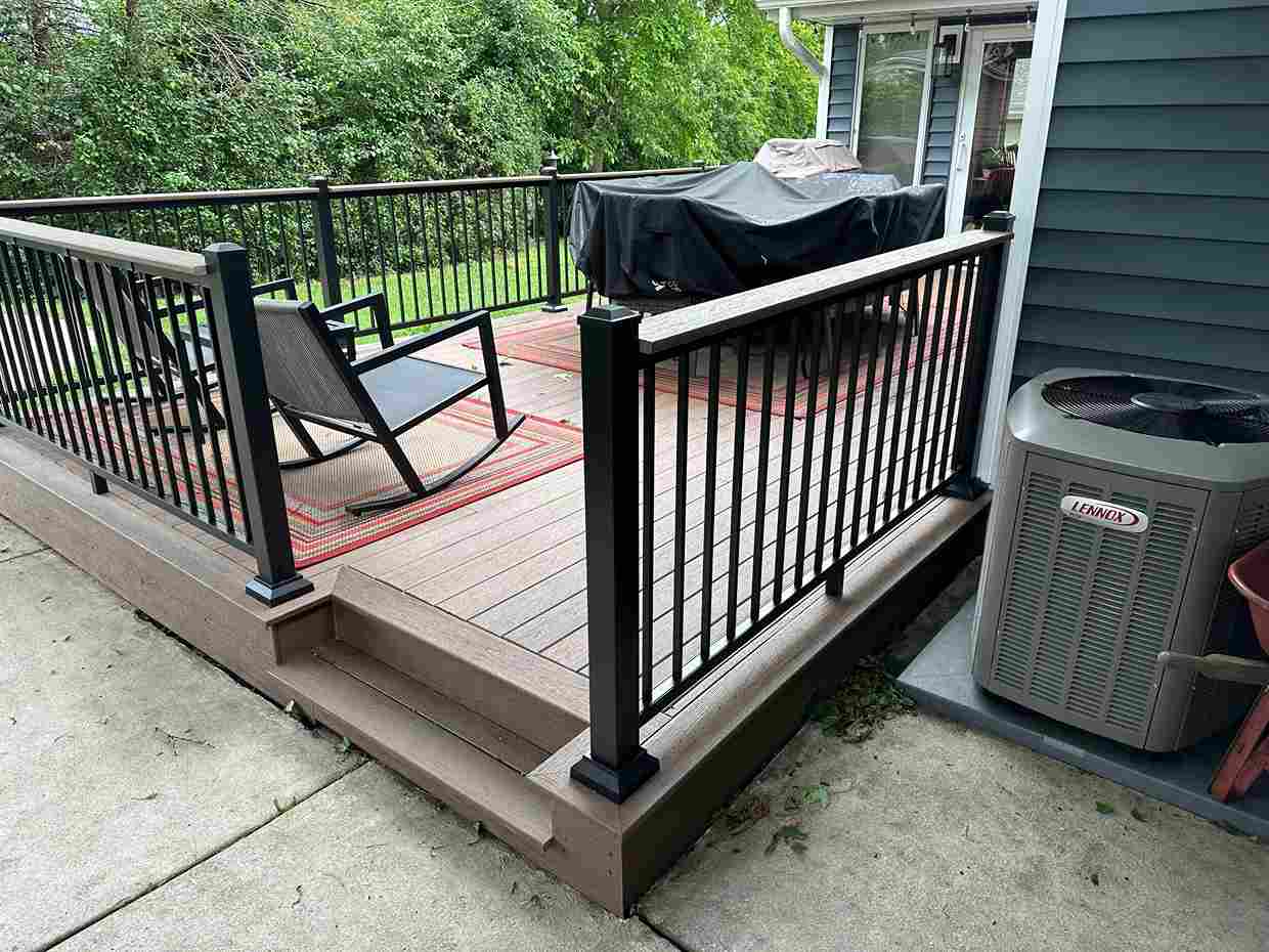 Deck Building - Elegan Exterior Of Wi